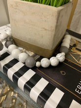 Load image into Gallery viewer, bead garland decor