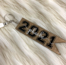 Load image into Gallery viewer, graduation keychain