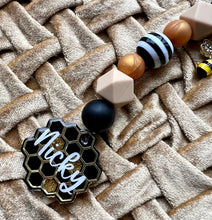 Load image into Gallery viewer, bee keychain